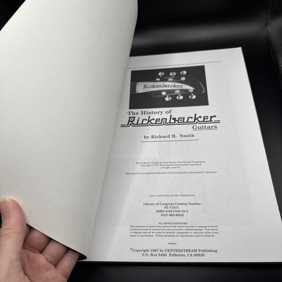 Rickenbacker for the first time a complete and Illustrated History Book - Picture 4 of 9